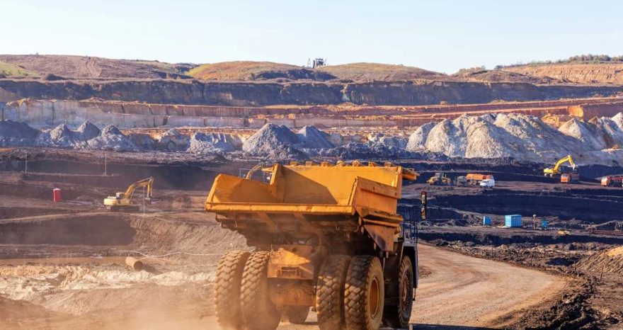 Rinnovabili • Minerali critici, l’allarme dell’IEA: “rischi crescenti per la sicurezza energetica e il rame entro il 2035”