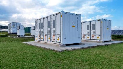 Rinnovabili • BayWa r.e. completa la vendita del suo più grande progetto di accumulo di energia a batteria in Europa