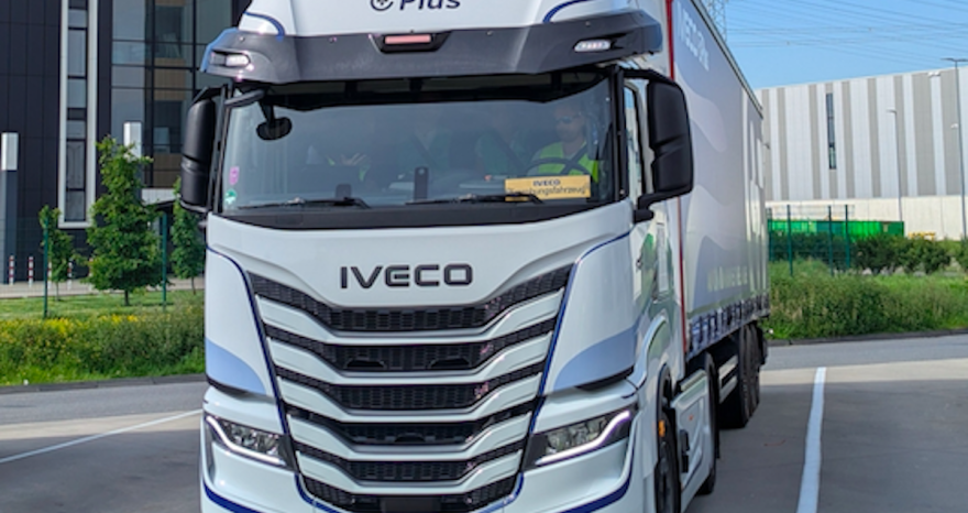Rinnovabili • Camion a guida autonoma sempre più vicini: Iveco conduce test di successo in Germania