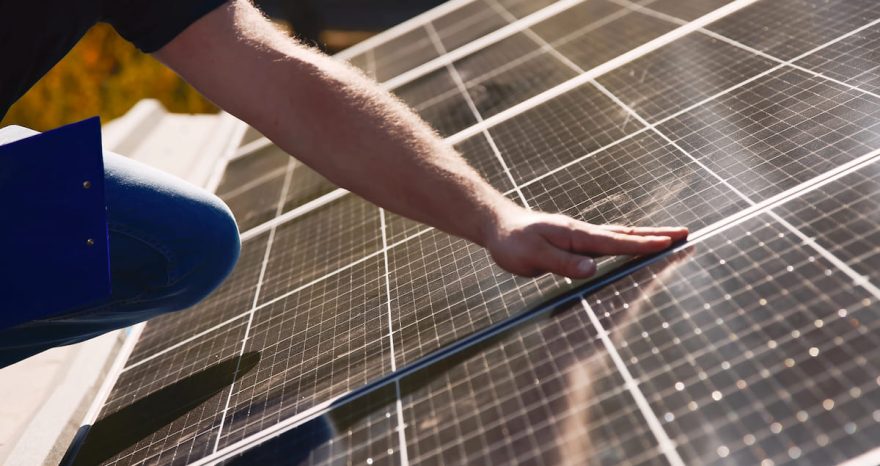 Rinnovabili • La capacità fotovoltaica mondiale ha raggiunto i 2,2 TW nel 2024