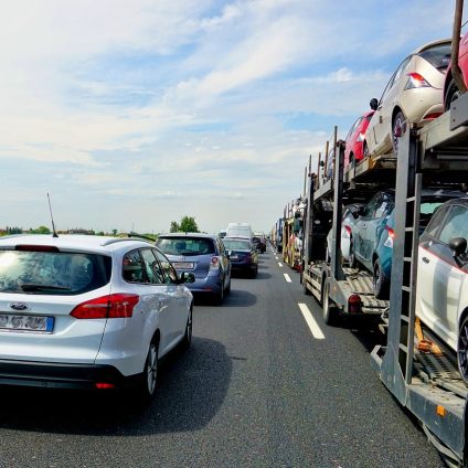 Rinnovabili • Emissioni auto, Ue ascolta i costruttori: cambia regolamento sulle multe