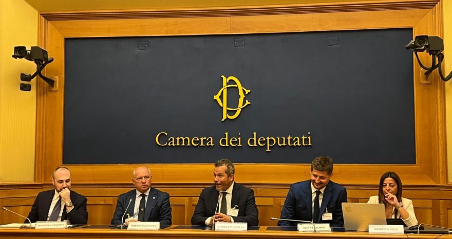 Rinnovabili • Inquinamento portuale, un sistema tech con droni e boe smart per monitoraggio ambiente