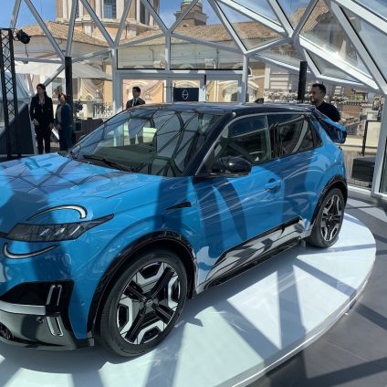 Rinnovabili • Nuova Nissan Micra: torna l'iconica giapponese al 100% elettrica