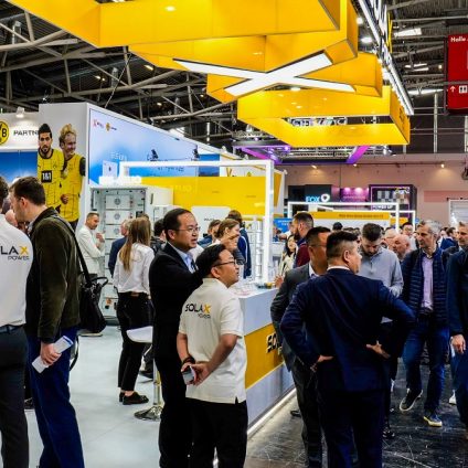 Rinnovabili • SolaX Power a Intersolar 2025. Prodotti sempre più efficienti, sicuri e silenziosi grazie all'Intelligenza Artificiale