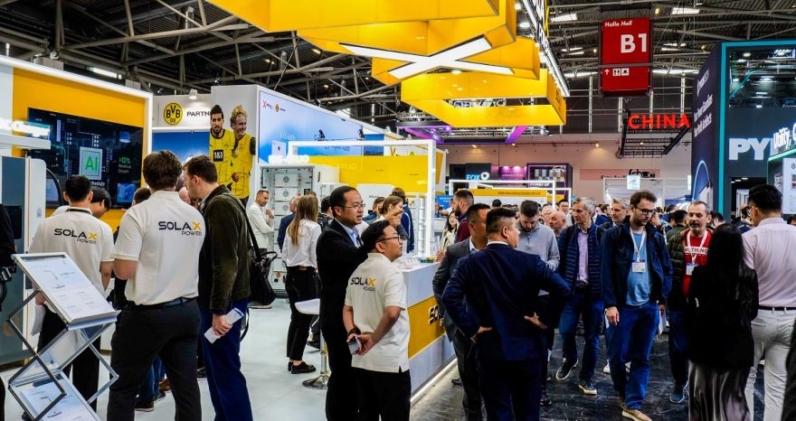 Rinnovabili • SolaX Power a Intersolar 2025. Prodotti sempre più efficienti, sicuri e silenziosi grazie all'Intelligenza Artificiale