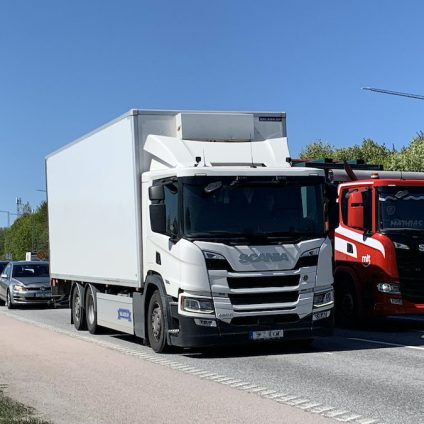 Rinnovabili • Camion elettrico, grande risparmio su costi e materie prime, secondo studio su economia circolare