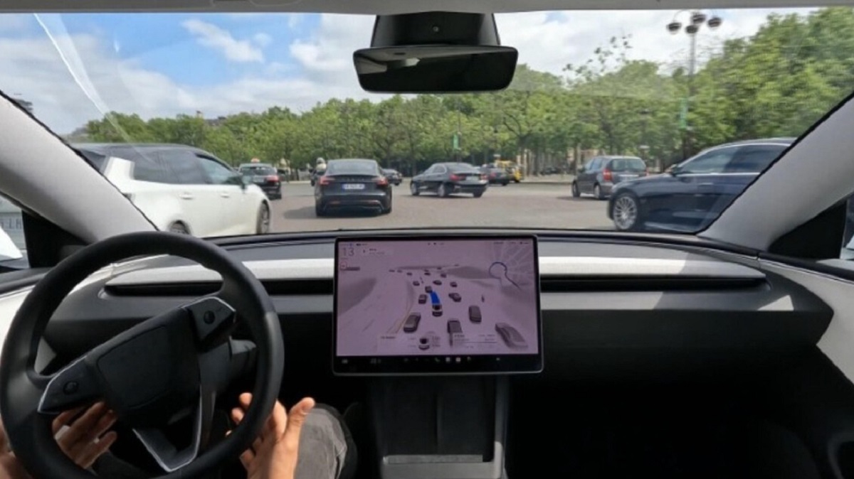 Rinnovabili • Tesla a guida autonoma sulle strade di Parigi: come funziona il Full Self-Driving?