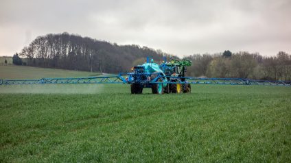 Rinnovabili • Il Parlamento Europeo approva l’aumento dei dazi sui fertilizzanti da Russia e Bielorussia
