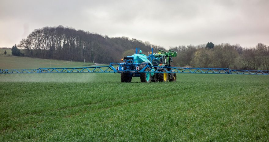 Rinnovabili • Il Parlamento Europeo approva l’aumento dei dazi sui fertilizzanti da Russia e Bielorussia