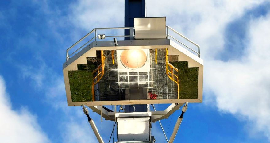 Rinnovabili • Dall'Australia un reattore solare con ottica beam-down per generare H2 ad alta efficienza