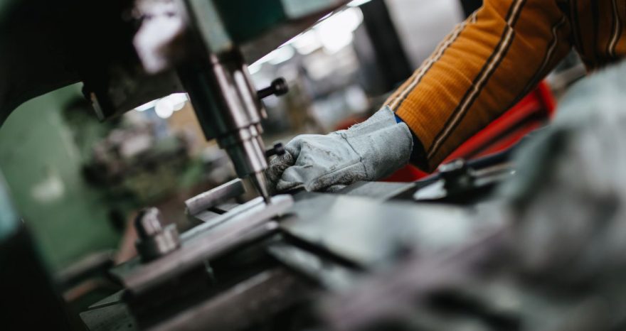 Rinnovabili • Accelerare l'efficienza energetica industriale, la call to action di ABB alla Conferenza IEA-UE