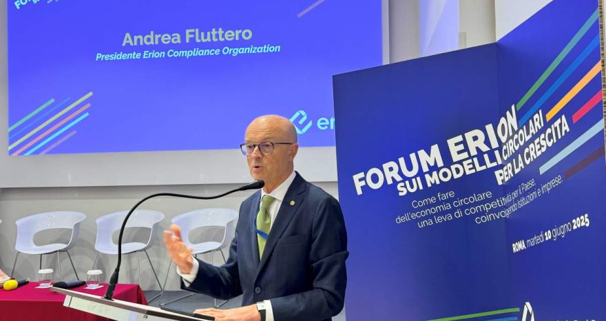 Rinnovabili • Economia circolare in Italia, i dati Erion 2024 riciclo all’88% e 750mila tonnellate di CO₂ risparmiate.