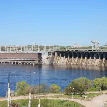 Rinnovabili • Energia Idroelettrica, pubblicato il World Hydropower Outlook 2025 crescono capacità e stoccaggio a livello globale