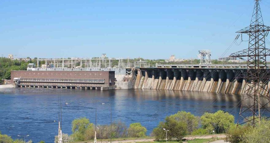 Rinnovabili • Energia Idroelettrica, pubblicato il World Hydropower Outlook 2025 crescono capacità e stoccaggio a livello globale