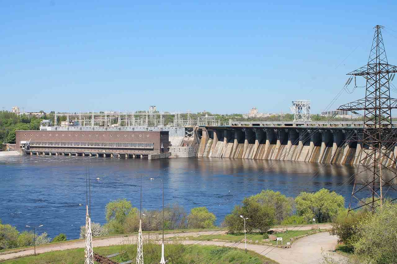 Rinnovabili • Energia Idroelettrica, pubblicato il World Hydropower Outlook 2025 crescono capacità e stoccaggio a livello globale