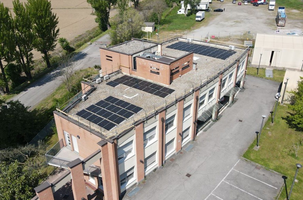 Il sole alimenta il 1° centro di raffrescamento contro le ondate di calore in Italia