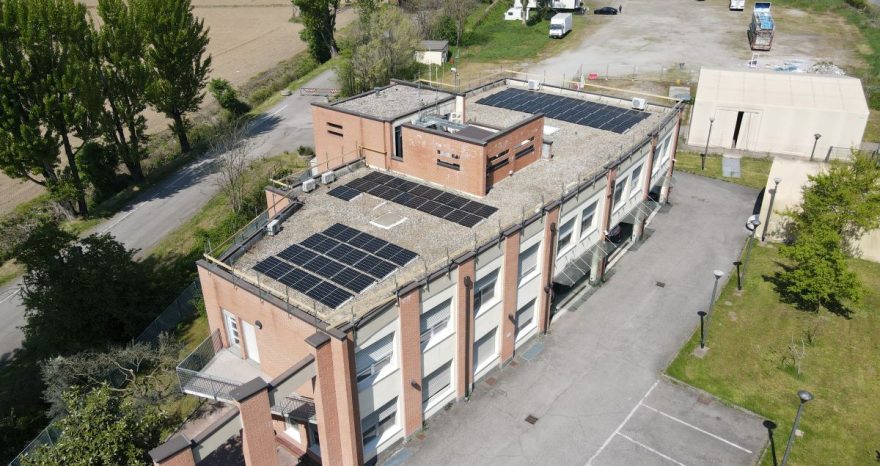 Rinnovabili • Il sole alimenta il 1° centro di raffrescamento contro le ondate di calore in Italia