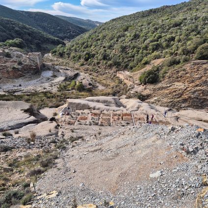 Rinnovabili • Progetto RETURN, i batteri “buoni” bonificano i terreni inquinati