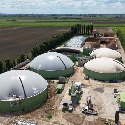 Rinnovabili • La joint venture Green One riceve 208 milioni di finanziamento da Deutsche per realizzare 10 impianti di biometano in Italia.