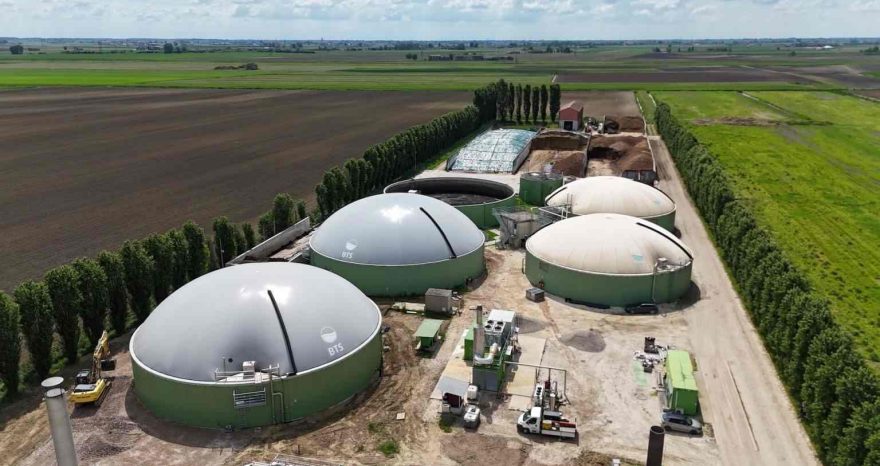Rinnovabili • La joint venture Green One riceve 208 milioni di finanziamento da Deutsche per realizzare 10 impianti di biometano in Italia.