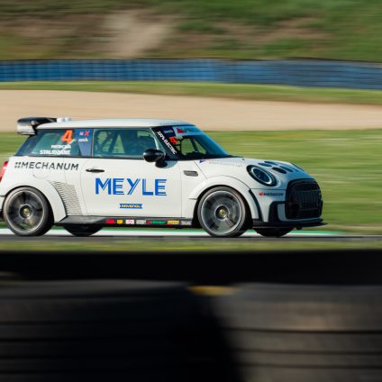 Rinnovabili • Motorsport: MEYLE diventa partner di NXT Gen Cup, la prima coppa al mondo junior di auto 100% elettriche