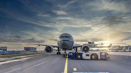 Rinnovabili • Carburante aerei, UE sovvenziona 200milioni di litri di SAF
