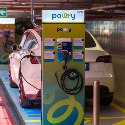 Rinnovabili • La ricarica elettrica in Italia. Il caso Powy: solo energia rinnovabile e mix di tecnologia alle colonnine