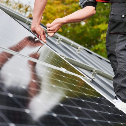 Rinnovabili • Fotovoltaico residenziale: dalla Sardegna 20mln per le famiglie a basso reddito