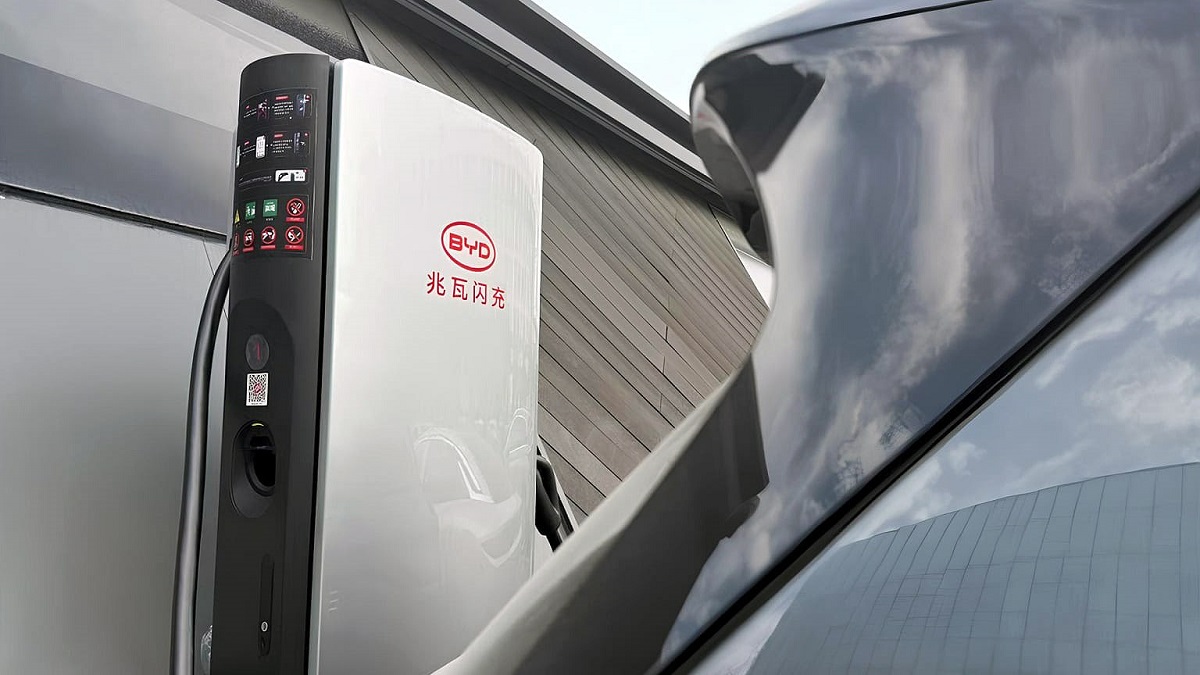 Pieno di energia veloce come la benzina. La rivoluzione BYD sta arrivando in Europa
