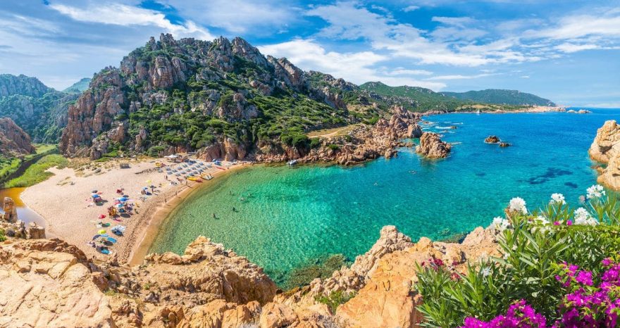 Rinnovabili • Salva Casa Sardegna: è Legge la proposta che rifiuta i micro appartamenti