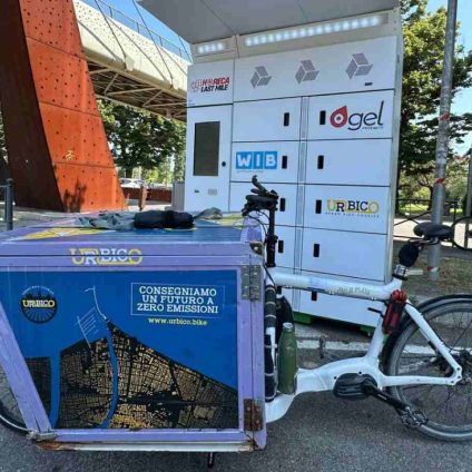 Rinnovabili • A Rimini il primo micro-hub refrigerato per la logistica urbana sostenibile nel settore HORECA.