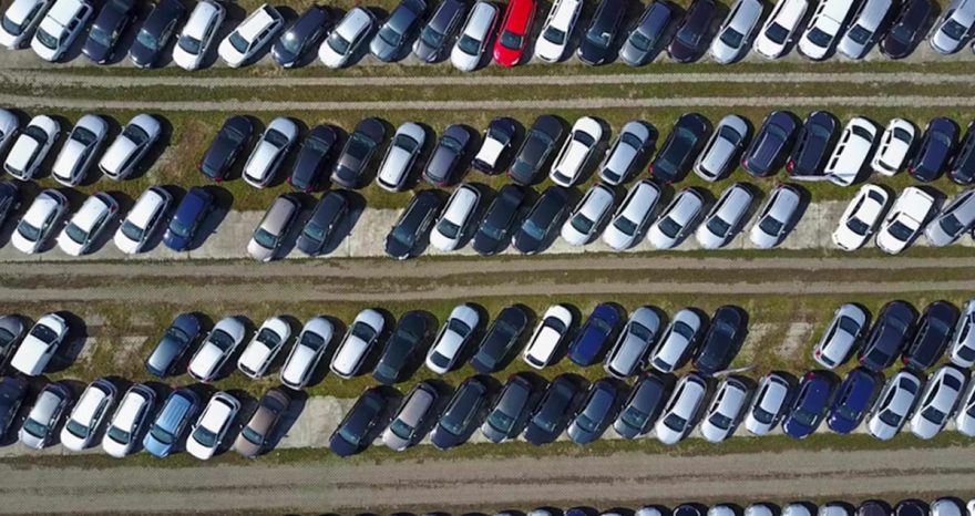 Rinnovabili • Auto sempre più cara, ma la scelgono l'80% degli italiani per muoversi