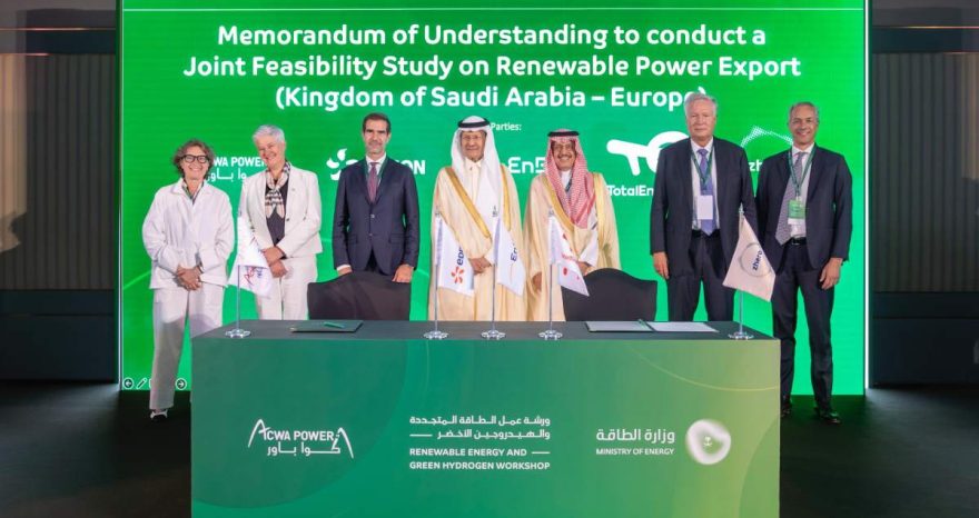 Rinnovabili • Energia green saudita in Europa, accordo per un nuovo corridoio elettrico e hub dell’idrogeno