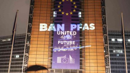 Rinnovabili • PFAS nel sangue, i ministri europei si fanno testare per denunciare l’inquinamento
