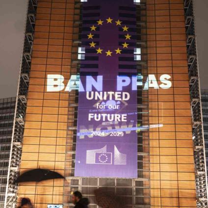 Rinnovabili • PFAS nel sangue, i ministri europei si fanno testare per denunciare l’inquinamento