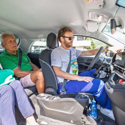 Rinnovabili • Auto a guida autonoma? In Italia diventa un servizio sociale