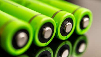 Rinnovabili • Batterie al litio più sicure e durature? Basta un pizzico di legno