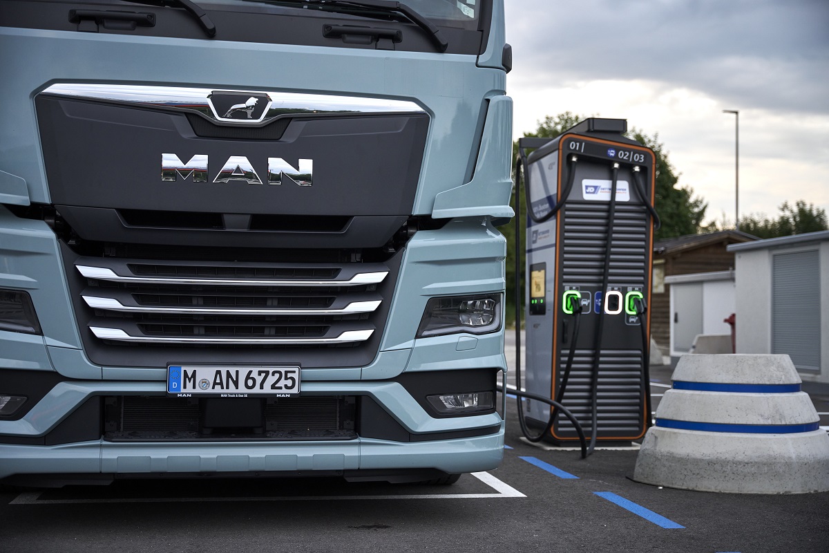 Camion elettrici di notte? Meno rumore, diminuisce impatto CO2 e aumenta risparmio economico