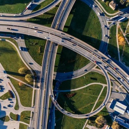 Rinnovabili • Cybersecurity, trasporti sempre più colpiti. In 5 anni attacchi aumentati del 48%