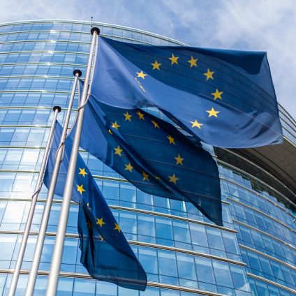 Rinnovabili • Dazi, per Commissione UE 15% è limite massimo. Accordo su energia valido solo per 3 anni. Trattative per esenzione vino