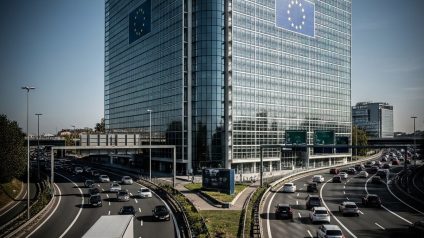 Rinnovabili • Emissioni auto e furgoni, Commissione Ue lancia consultazione pubblica