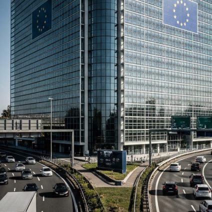 Rinnovabili • Emissioni auto e furgoni, Commissione Ue lancia consultazione pubblica