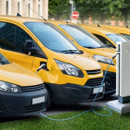 Rinnovabili • Auto elettriche? L'Ue vorrebbe anticipare al 2030. Ma solo per le flotte