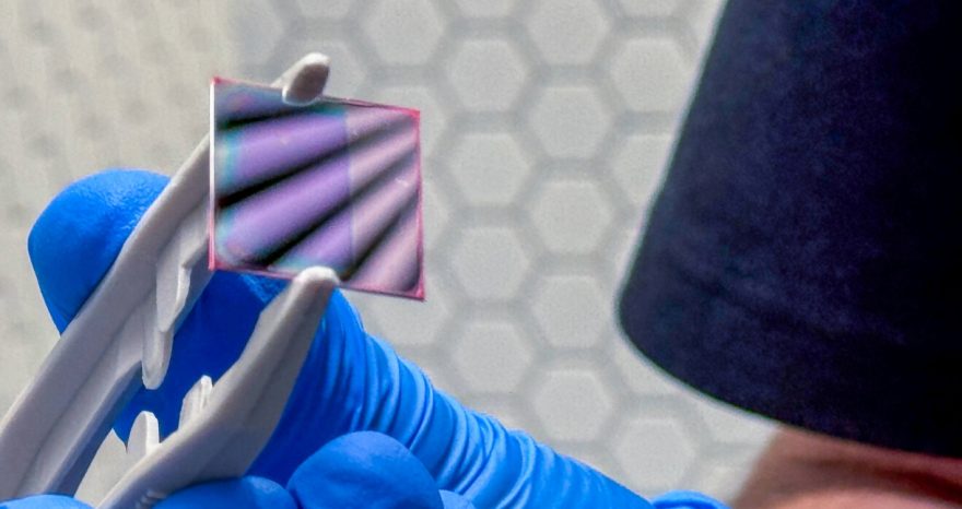 Rinnovabili • Batteria quantistica, aumentata di 1.000 volte la durata della carica