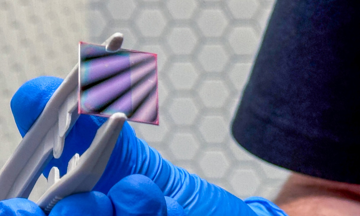 Rinnovabili • Batteria quantistica, aumentata di 1.000 volte la durata della carica