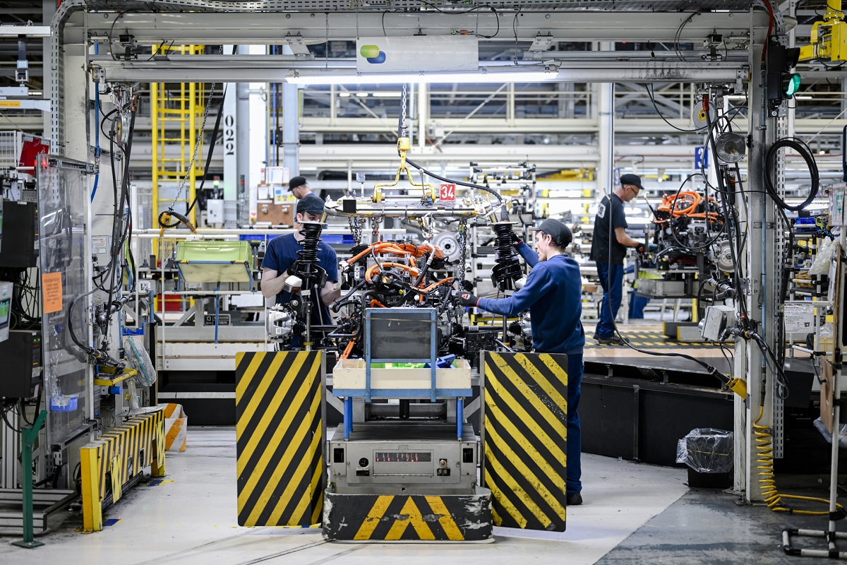 Stellantis ferma la produzione di veicoli a idrogeno: poche infrastrutture e costi elevati