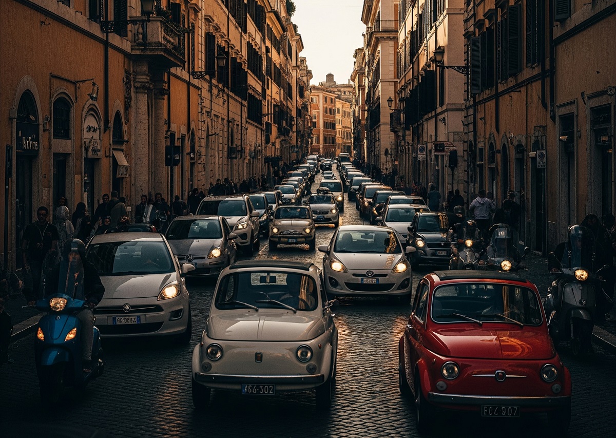 Roma blocca le auto diesel Euro 5 nella ztl fascia verde: stop dal 1° novembre