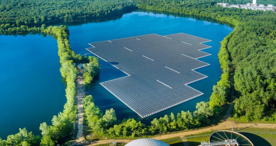 Rinnovabili • Fotovoltaico galleggiante, guida al solare flottante