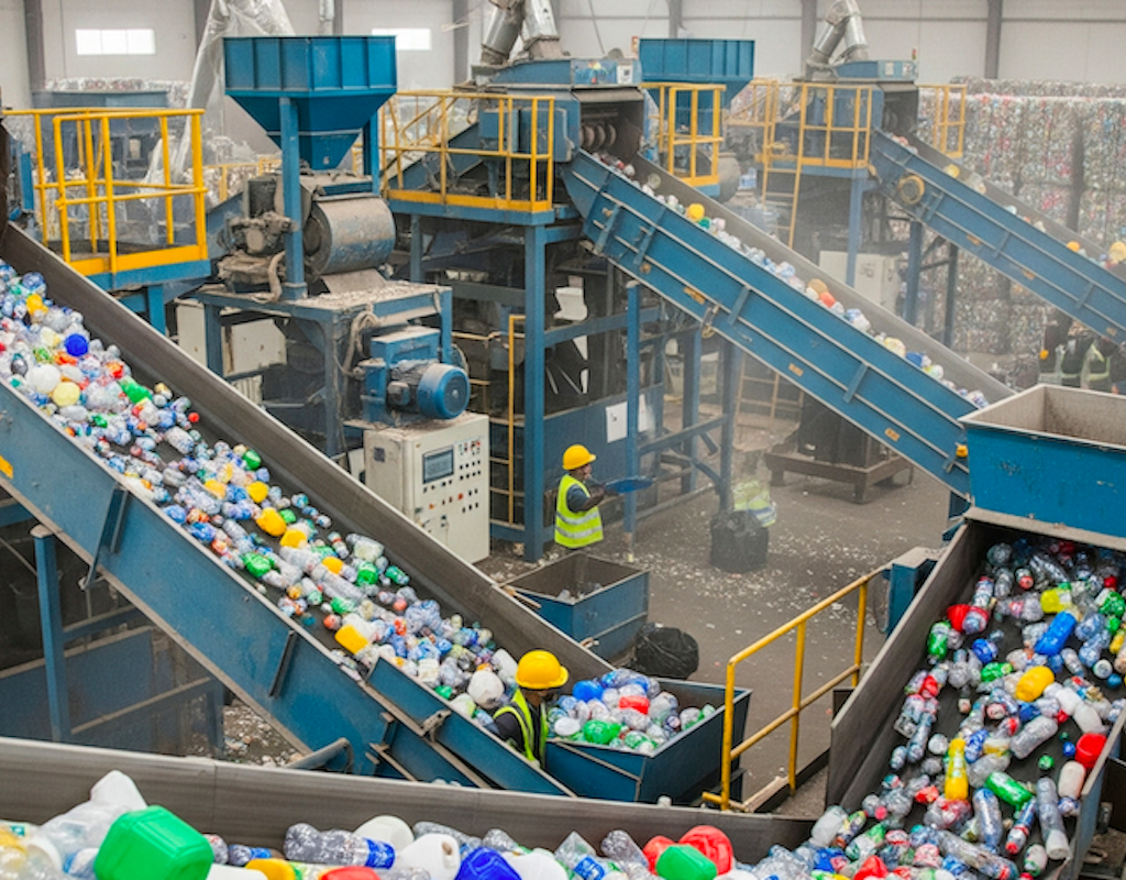 Riciclo della plastica al “collasso”: industria europea in crisi