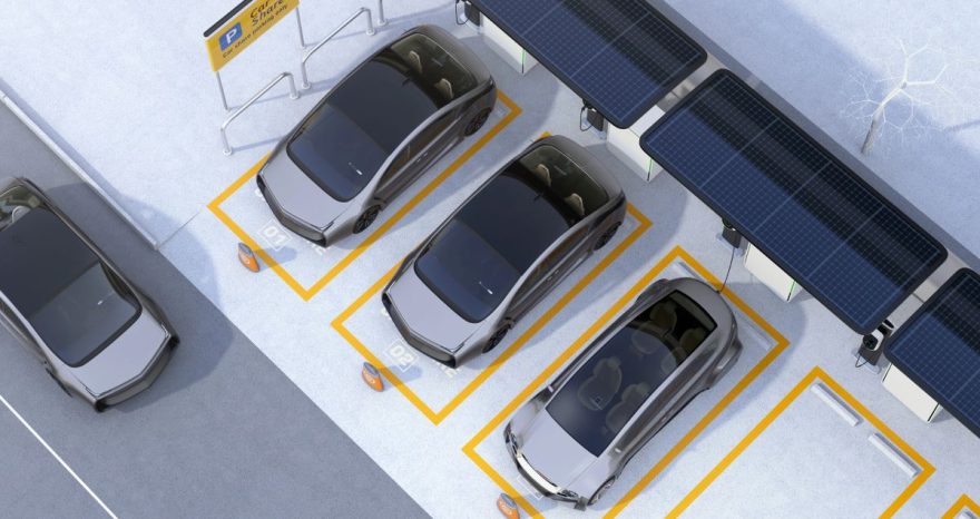 Rinnovabili • Stazioni di ricarica per EV alimentate da fotovoltaico